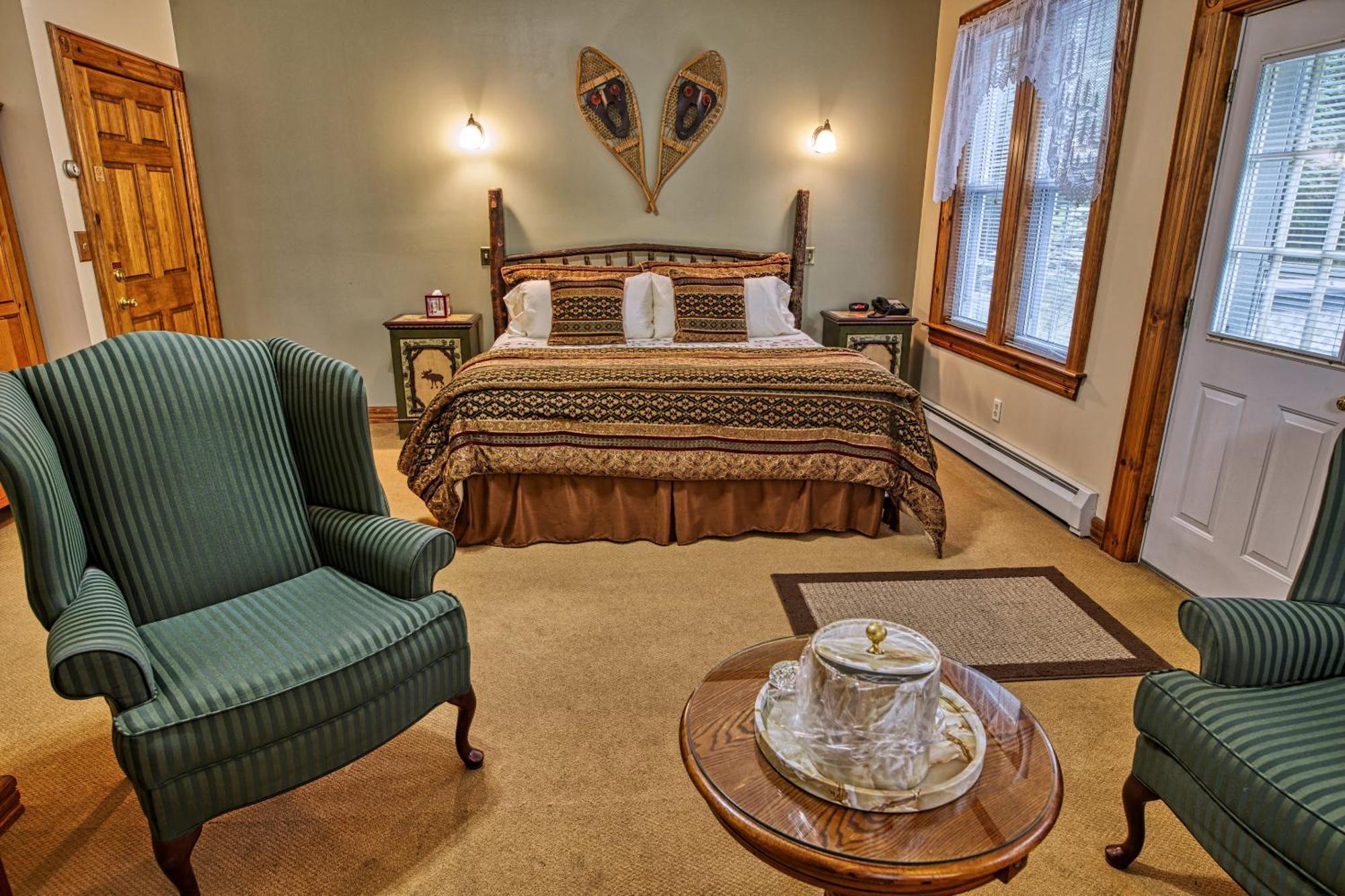 Rockwell Falls Inn And Wine Bar Lake Luzerne Rom bilde