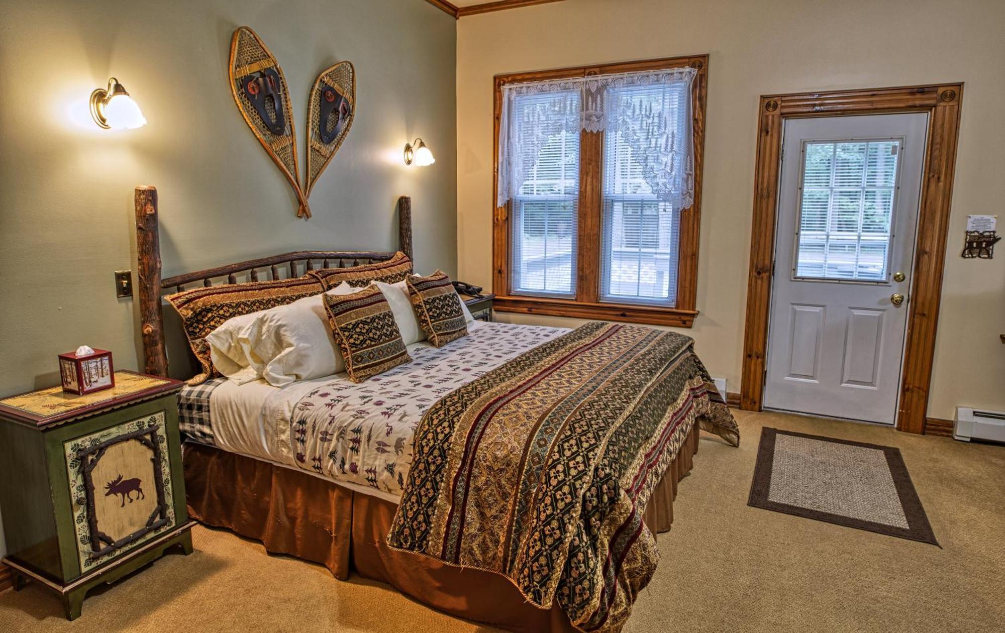 Rockwell Falls Inn And Wine Bar Lake Luzerne Rom bilde