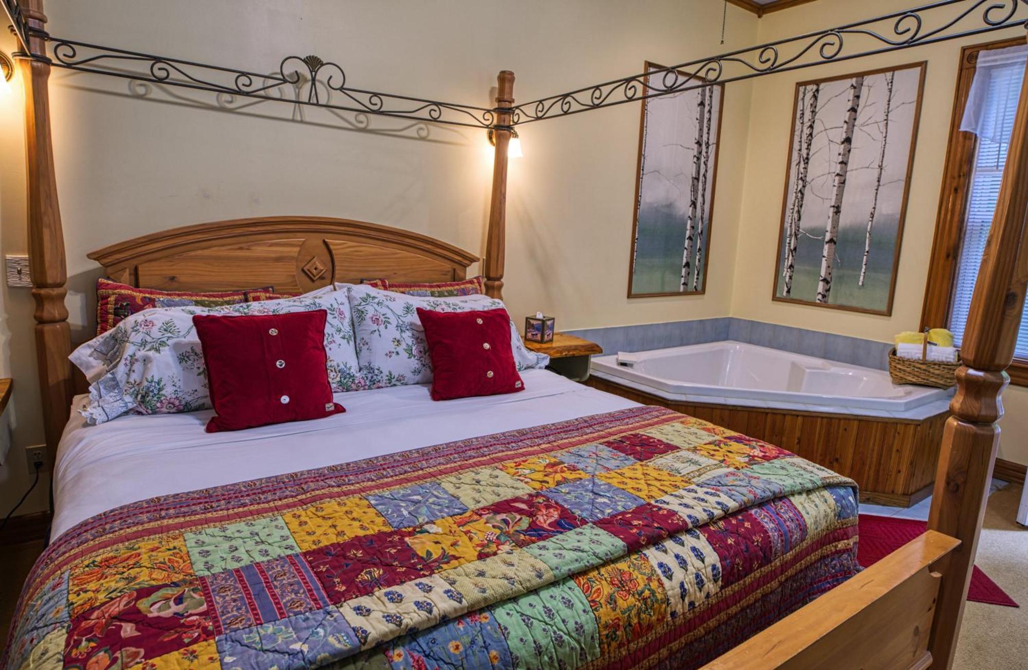Rockwell Falls Inn And Wine Bar Lake Luzerne Rom bilde