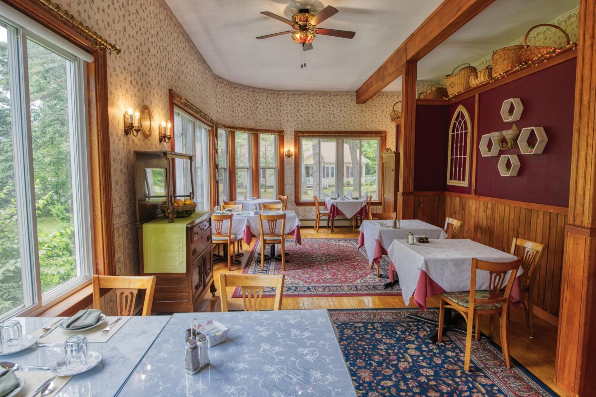Rockwell Falls Inn And Wine Bar Lake Luzerne Eksteriør bilde