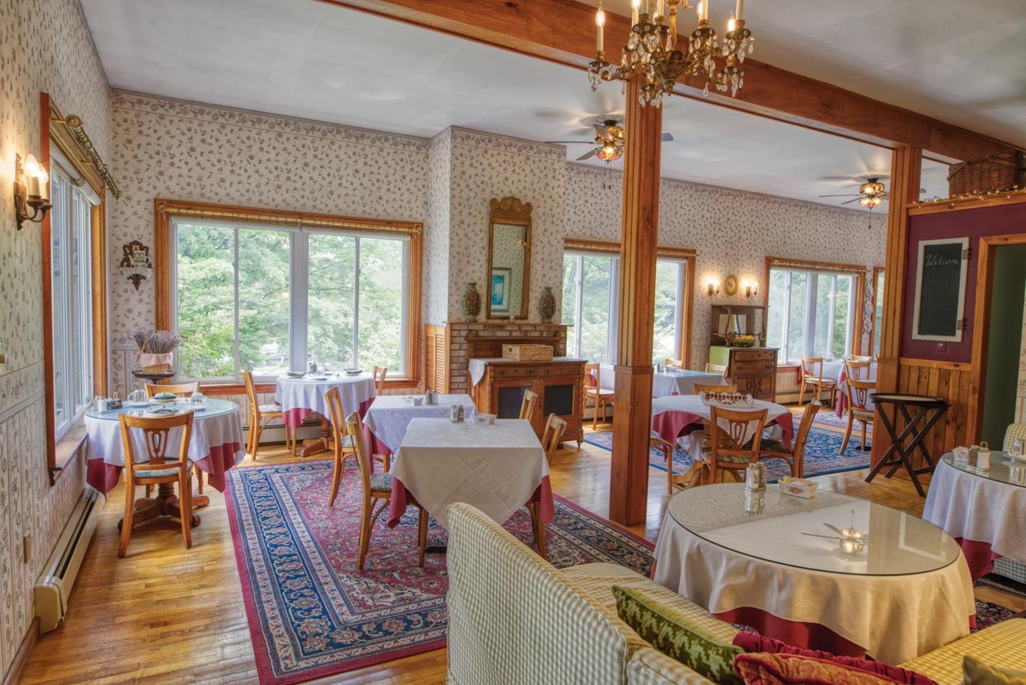Rockwell Falls Inn And Wine Bar Lake Luzerne Eksteriør bilde